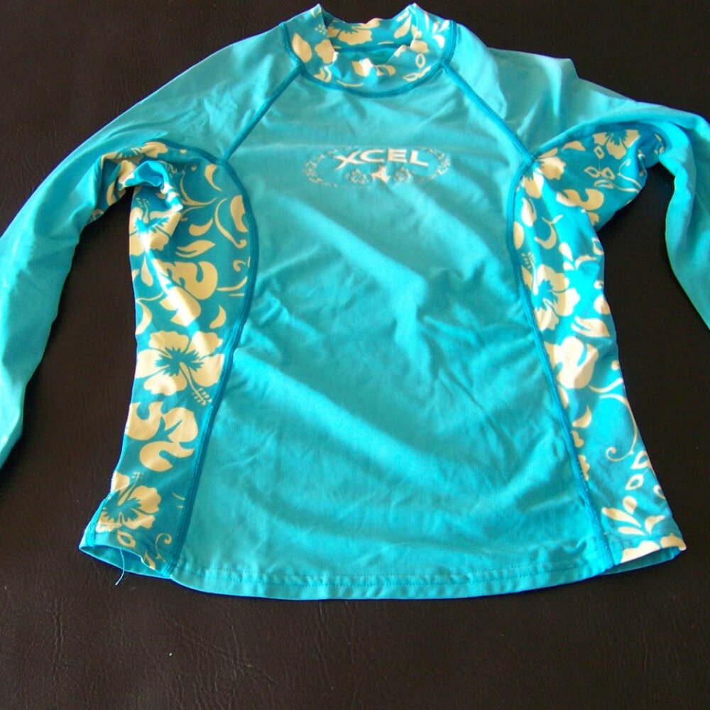 XCEL Hawaii long Sleeve Rash Guard Top Shirt Youth Size